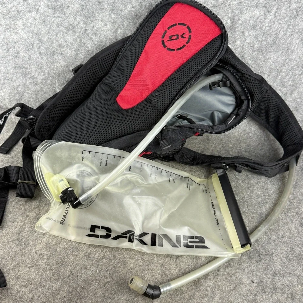 DAKINE SHUTTLE 70oz 2L Hydration Pack‎ Backpack Biking Hiking Red Black